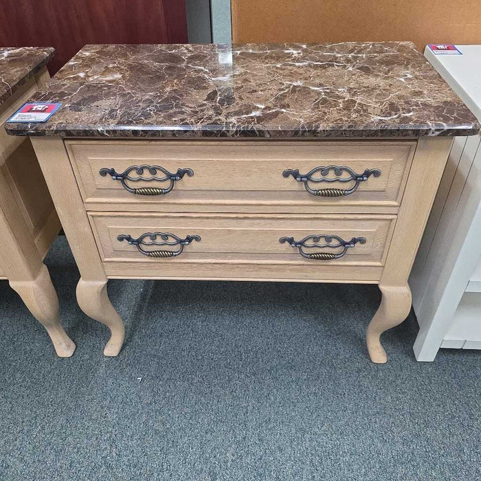 THOMASVILLE NIGHTSTAND MI