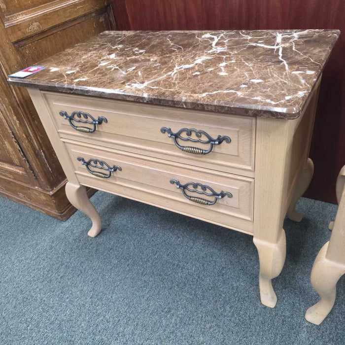 THOMASVILLE NIGHTSTAND MI