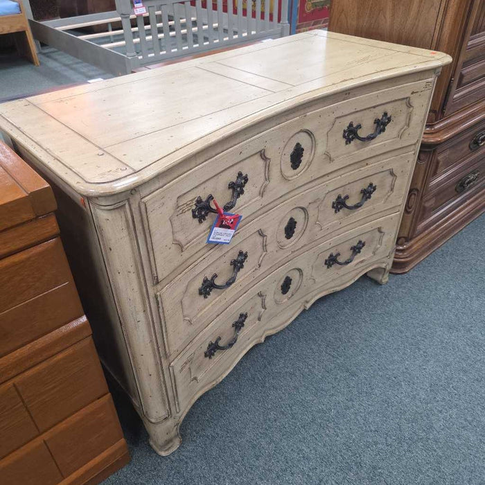 3 DRAWER WOODBRIDGE CHEST LLM