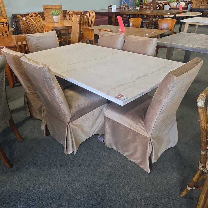 QUARTZ DINING TABLE ATH