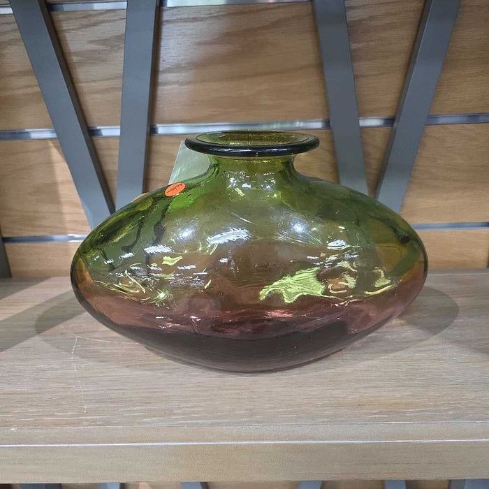GREEN VASE BT