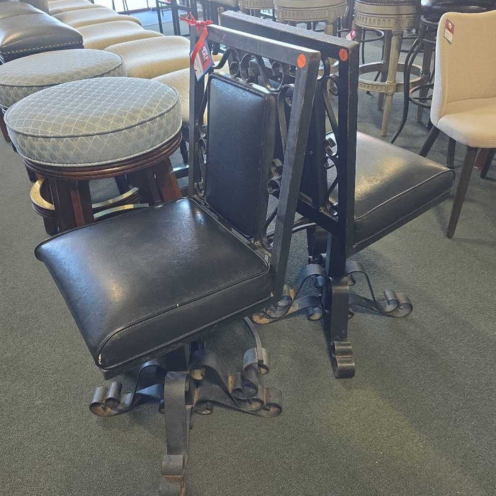 SET OF 2 STOOLS