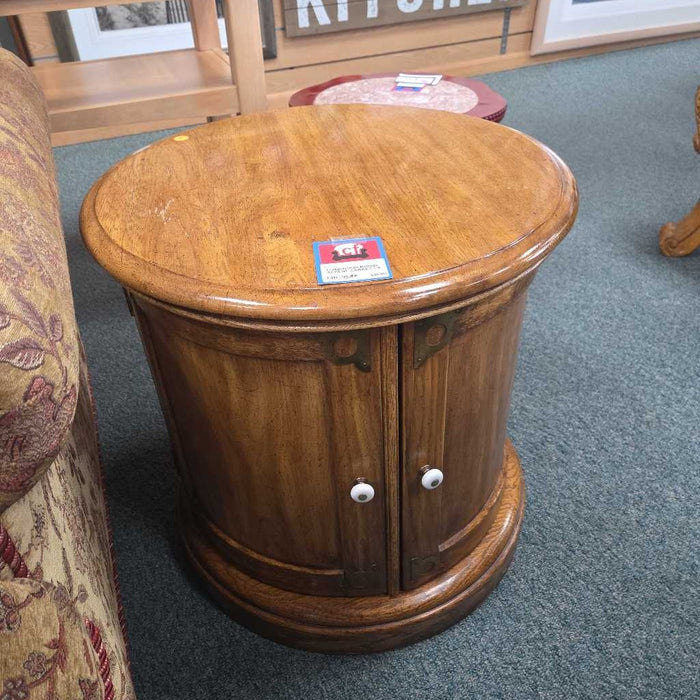 ROUND ACCENT CABINET