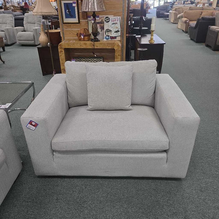 THOMASVILLE ACCENT CHAIR