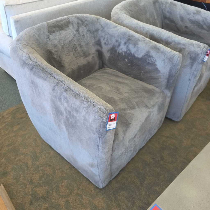 SWIVEL CHAIR