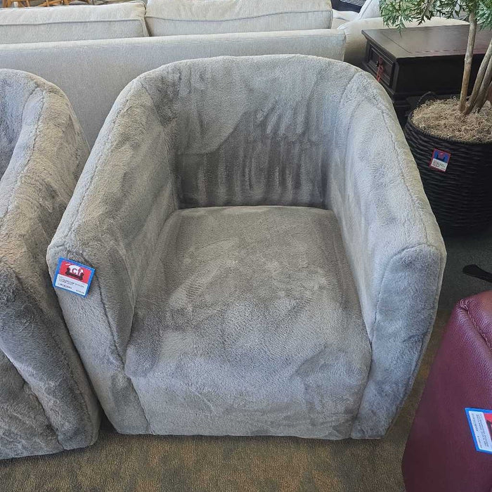 SWIVEL CHAIR