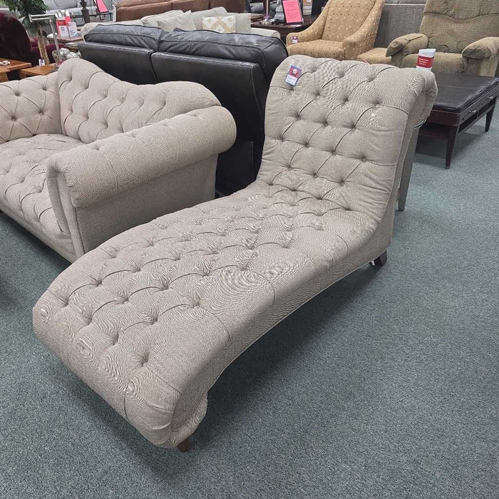 CHAISE LOUNGE