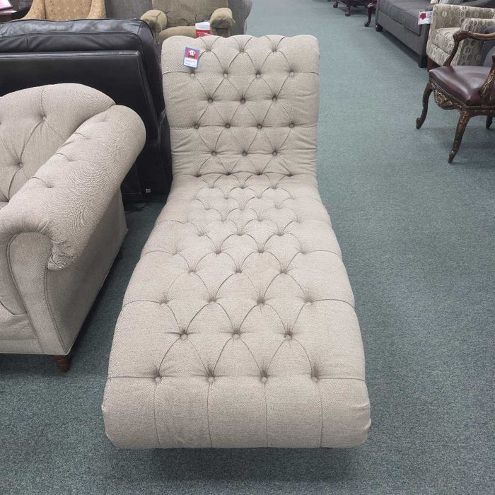 CHAISE LOUNGE