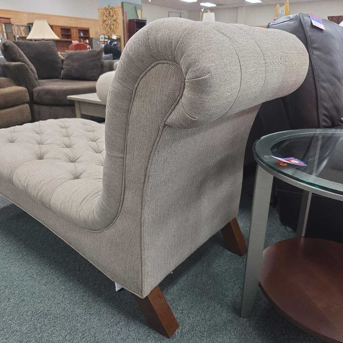 CHAISE LOUNGE