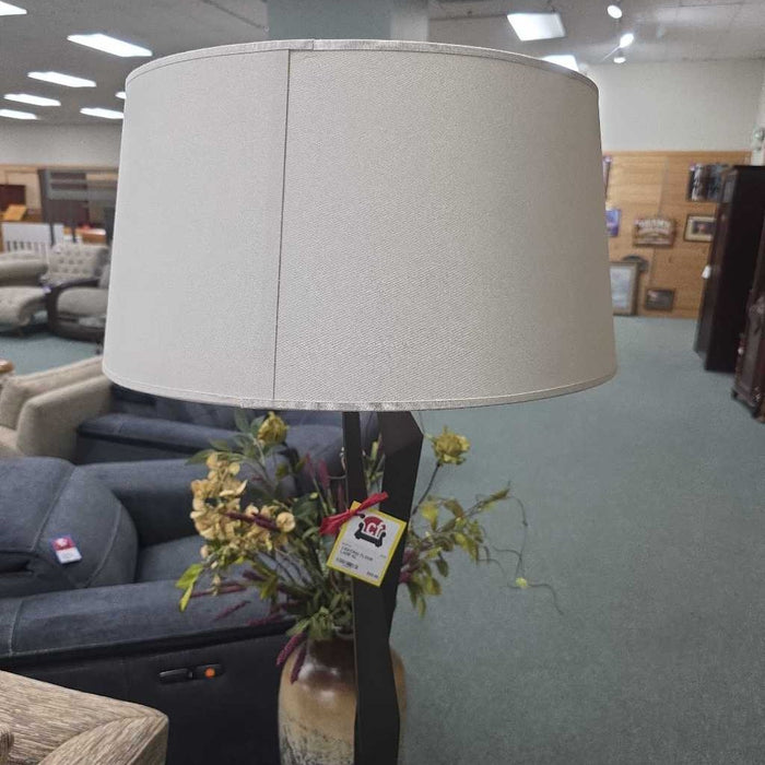 FLOOR LAMP