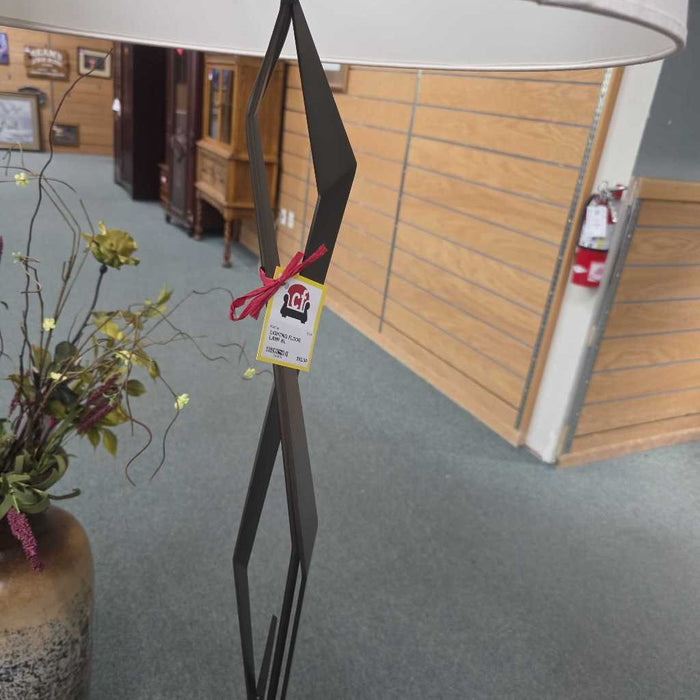 FLOOR LAMP