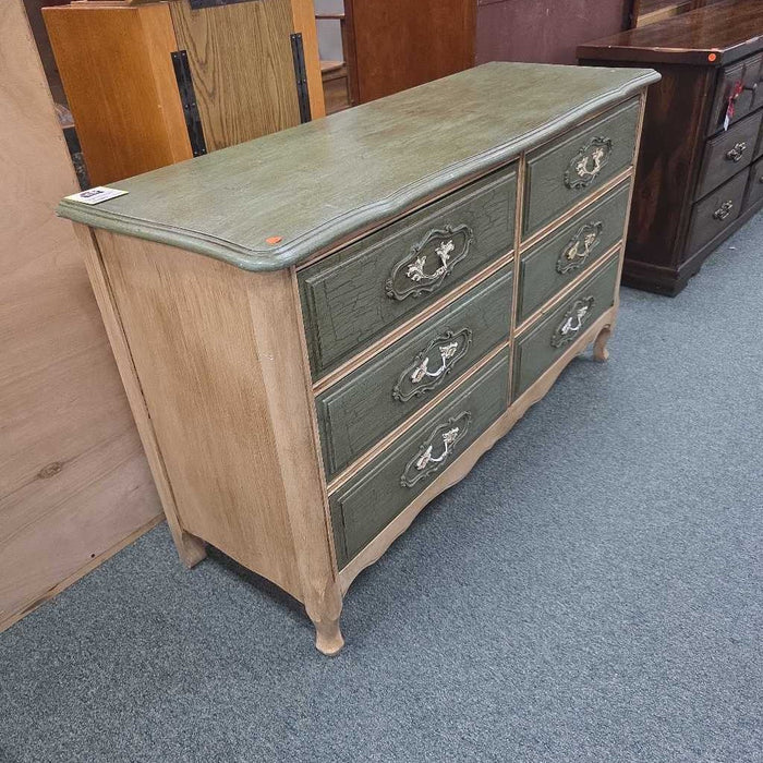 DRESSER BTK