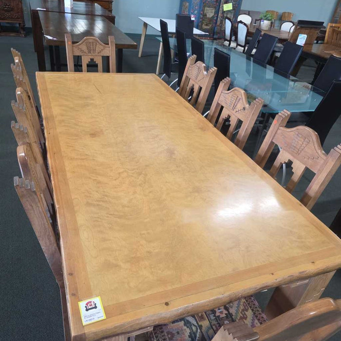 TABLE 8 CHAIRS KLH