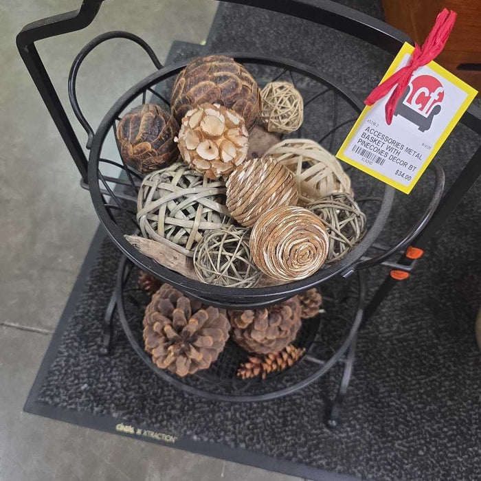 METAL BASKET WITH PINECONES DECOR BT