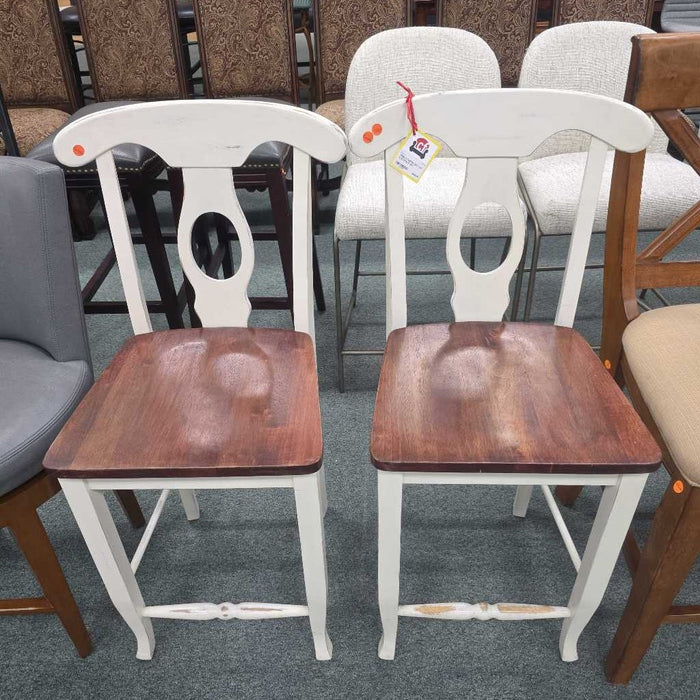 SET OF 2 STOOLS AT