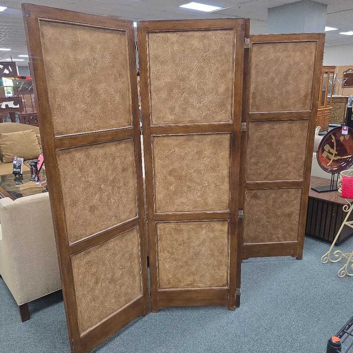 ROOM DIVIDER BTK