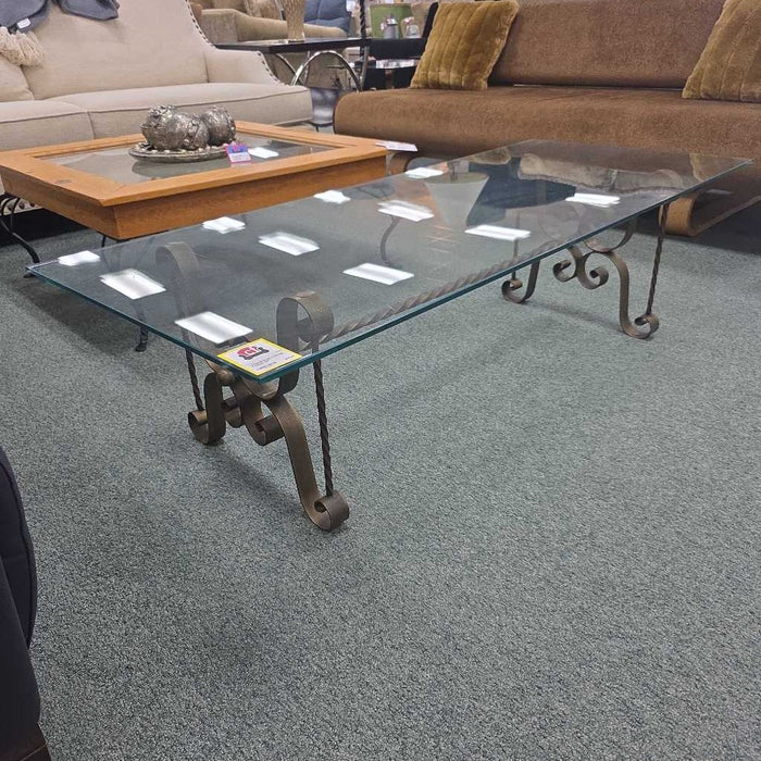 COFFEE TABLE AT