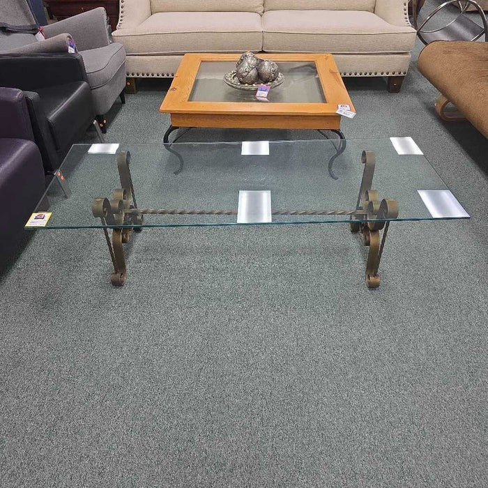 COFFEE TABLE AT