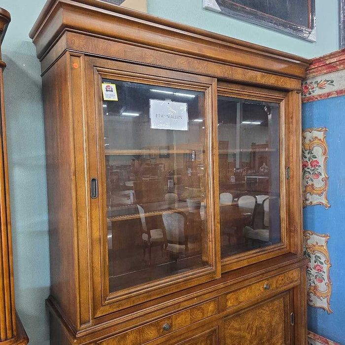 ETHAN ALLEN TOWNHOUSE CHINA HUTCH KLH