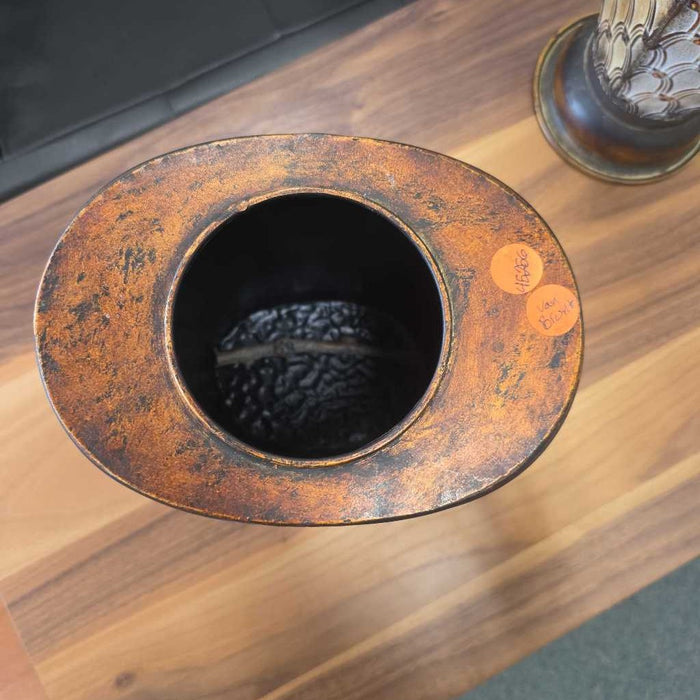 METAL VASE BA