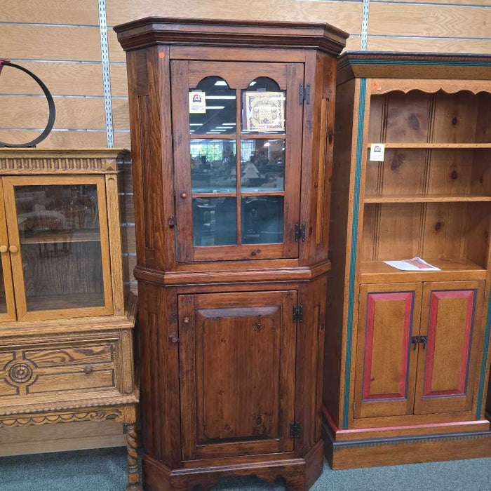 STEPHEN VON HOHEN CORNER CABINET KLH