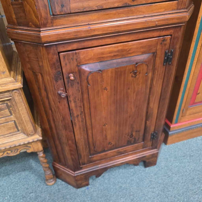 STEPHEN VON HOHEN CORNER CABINET KLH