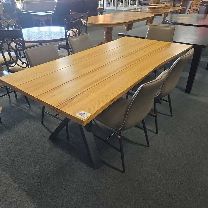 TABLE KLH