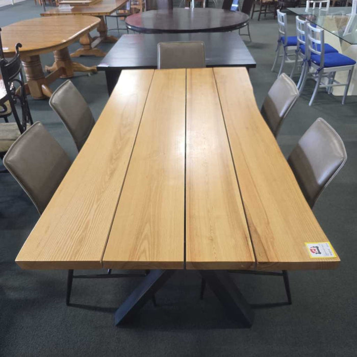 TABLE KLH