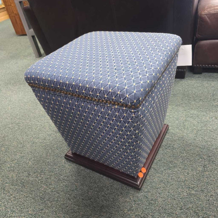 LEE INDUSTRIES BONGO OTTOMAN BAH