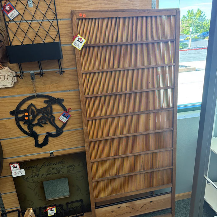 BAMBOO SCREEN WALL DECOR AT