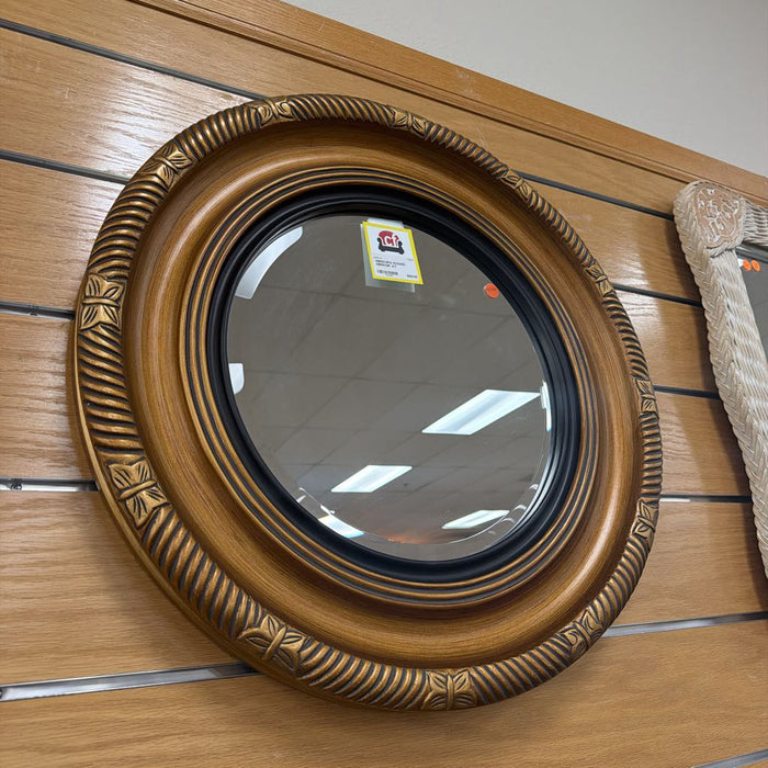ROUND MIRROR AT
