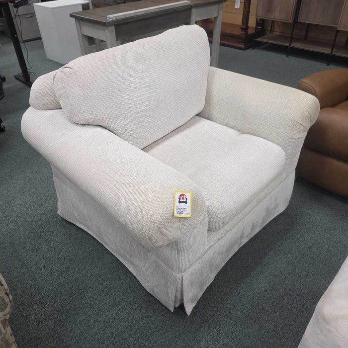 MARGE CARSON ACCENT CHAIR BBM
