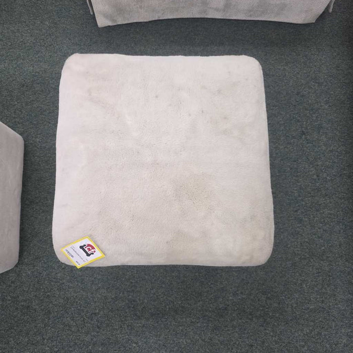 POUF AT