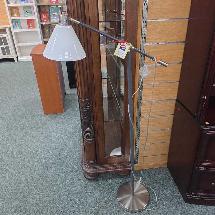 FLOOR LAMP AT