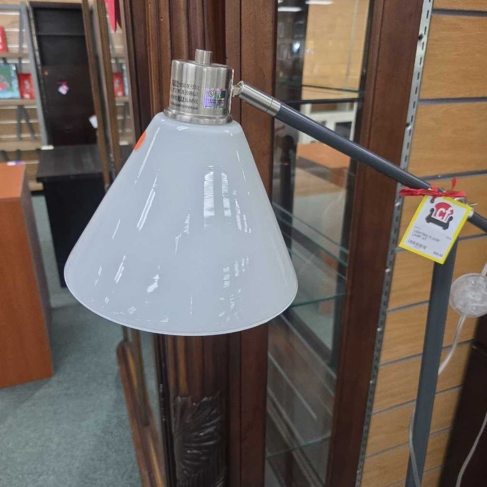 FLOOR LAMP AT