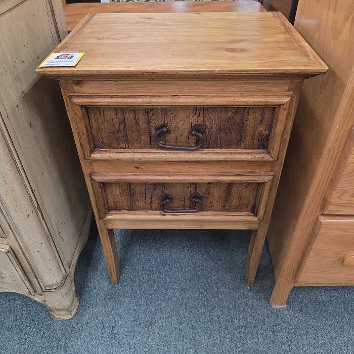 ACCENT TABLE AT