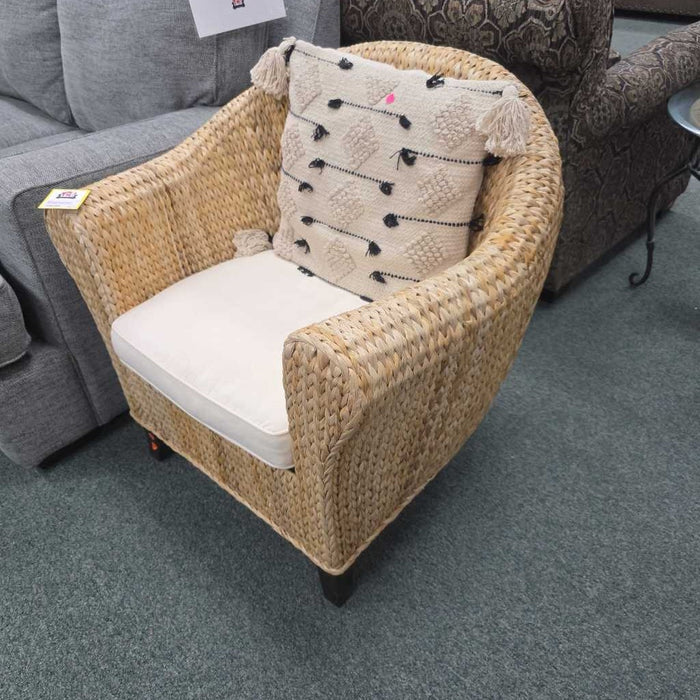 ROUND ACCENT CHAIR KL