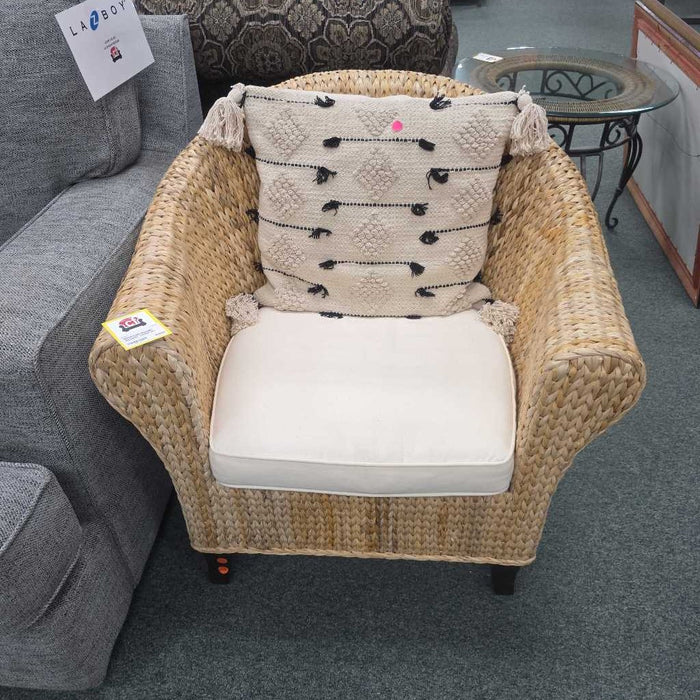 ROUND ACCENT CHAIR KL