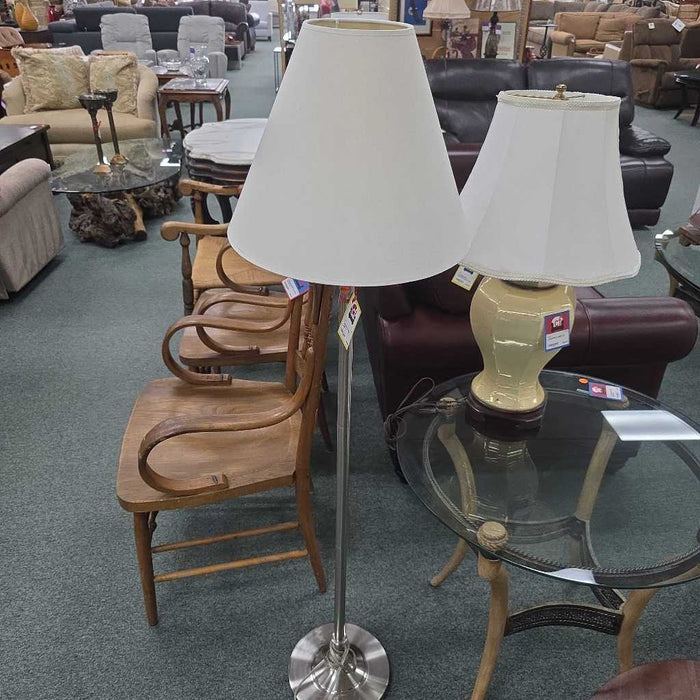FLOOR LAMP AT
