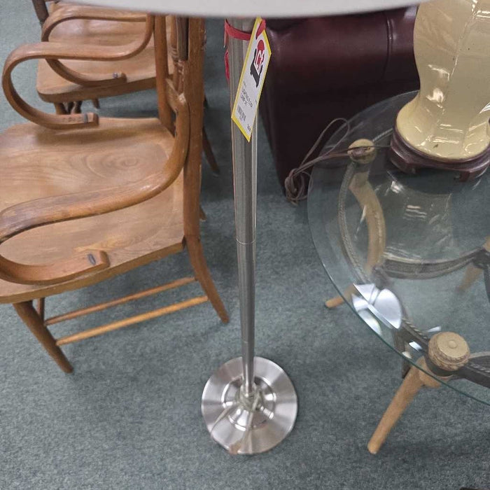 FLOOR LAMP AT