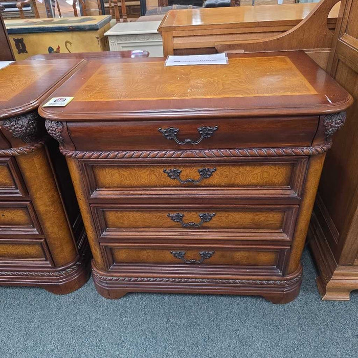 ASPEN HOME NIGHTSTAND MI