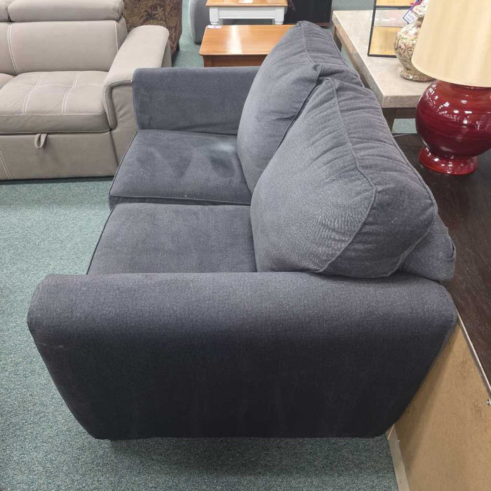 LOVESEAT BAH