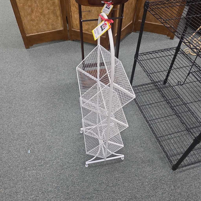 WHITE BASKET RACK BT