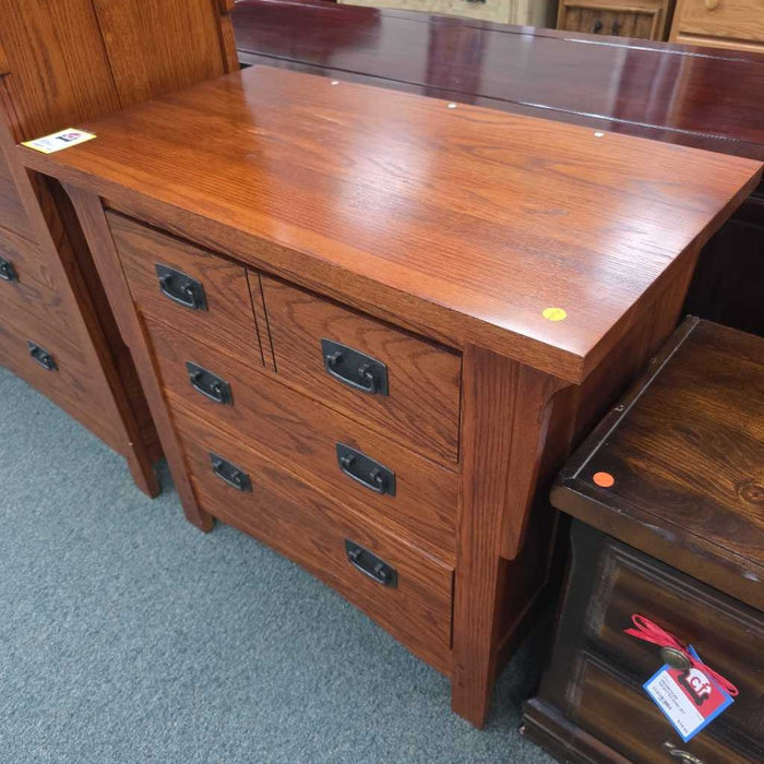 NIGHTSTAND AT