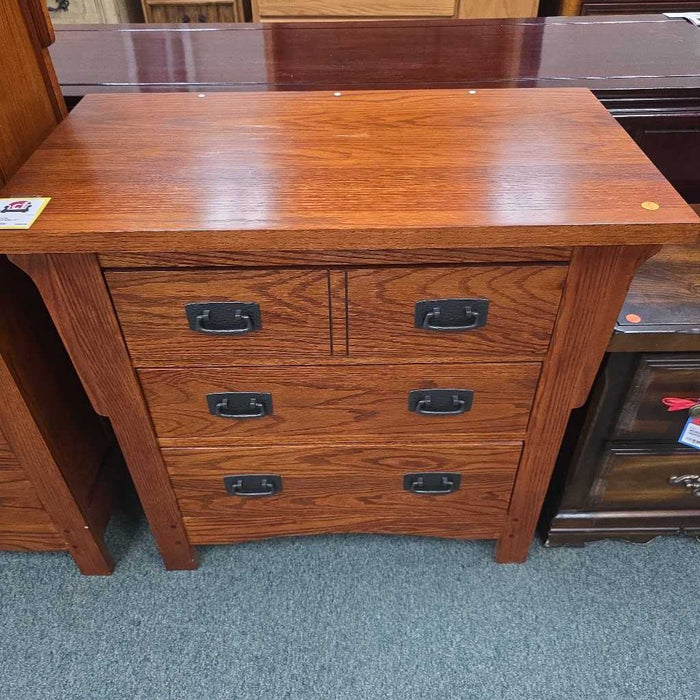NIGHTSTAND AT
