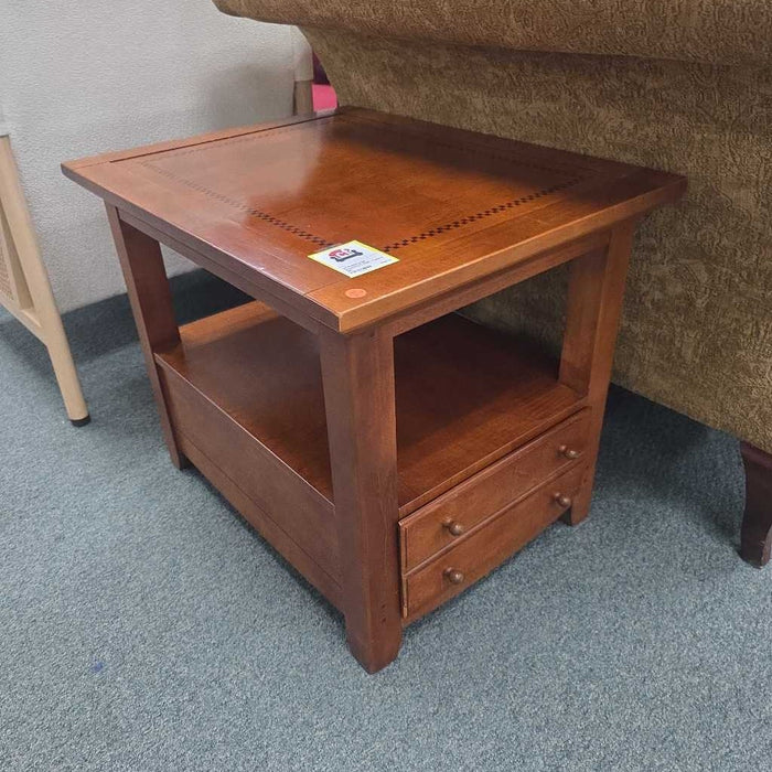 BASSETT END TABLE KL