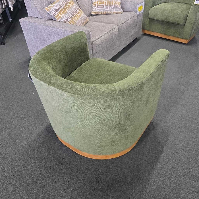JERSONLOW SWIVEL ACCENT CHAIR