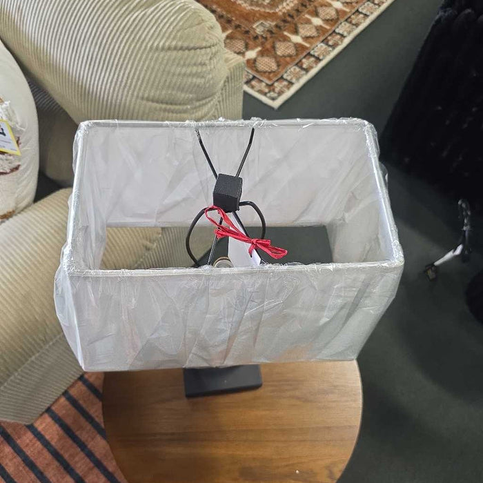 BROOKTHRONE TABLE LAMP