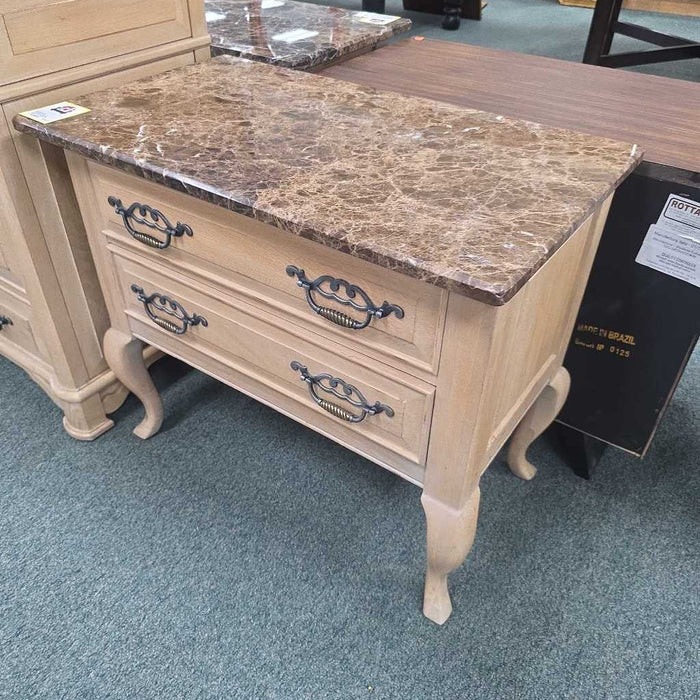 THOMASVILLE NIGHTSTAND MI