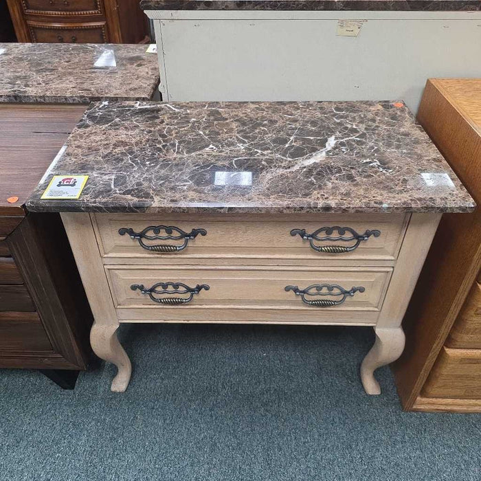 THOMASVILLE NIGHTSTAND MI